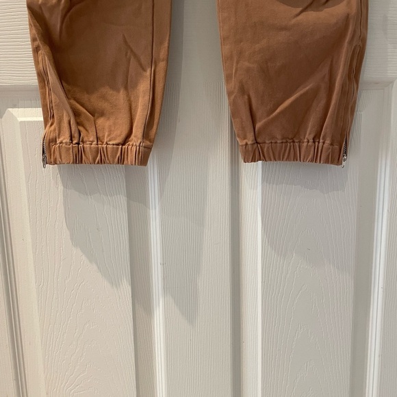 Woman’s straight leg pants - Picture 2 of 6